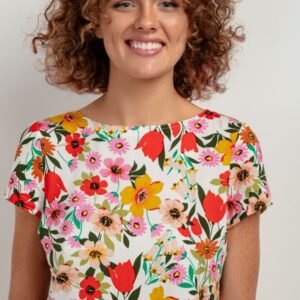 Bluzka Model T408 Kwiaty na białym tle - Tessita